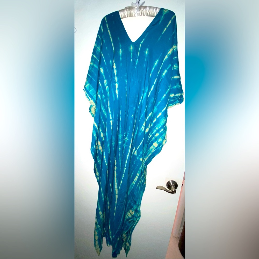 MALA handworks‎ Caftan Long Cover-Up Tie Dye V-Neck Blue / white gorgeous